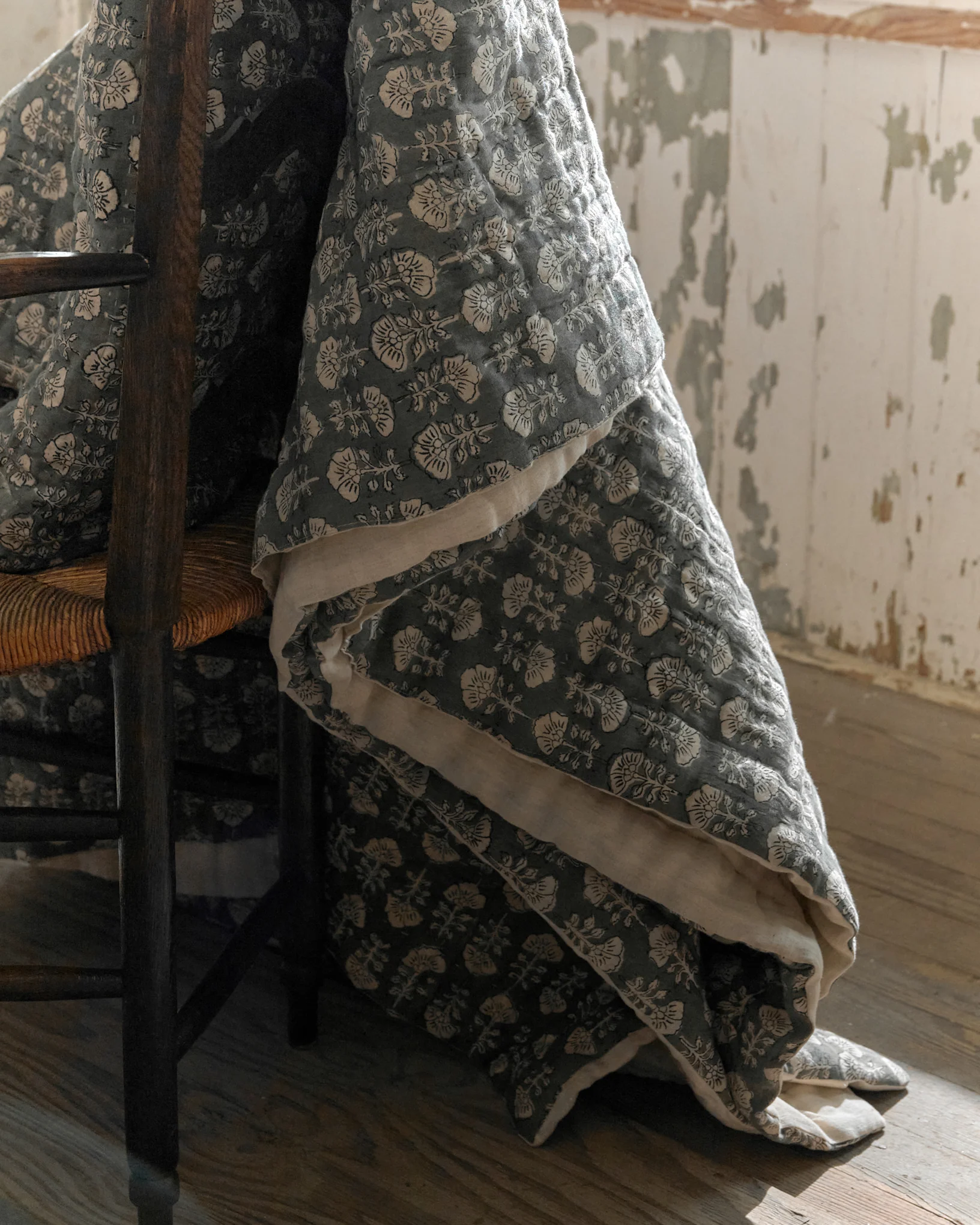 Flora Block Print Quilt - Silver Blue