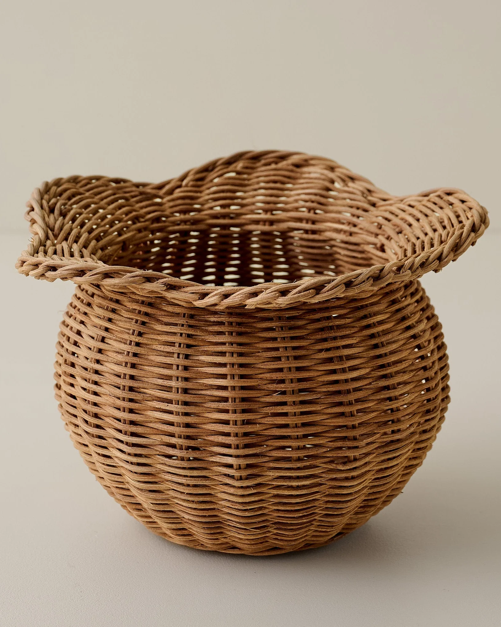 Perry Scalloped Rim Woven Vase