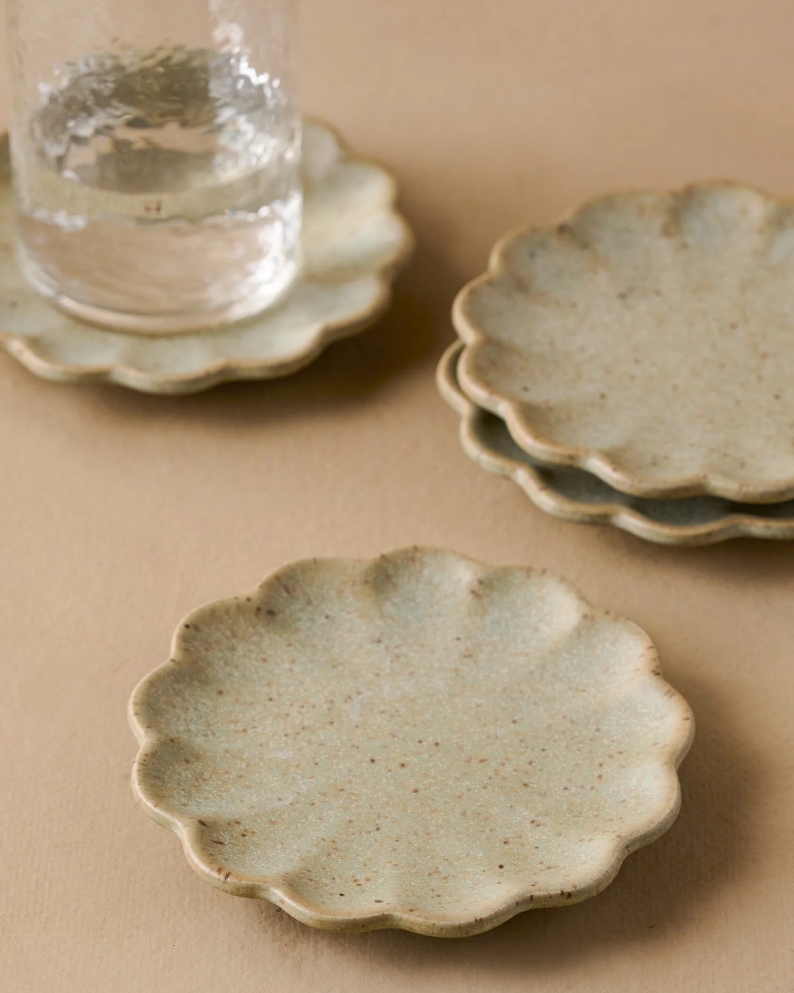 Scalloped Edge Stoneware Coaster Set