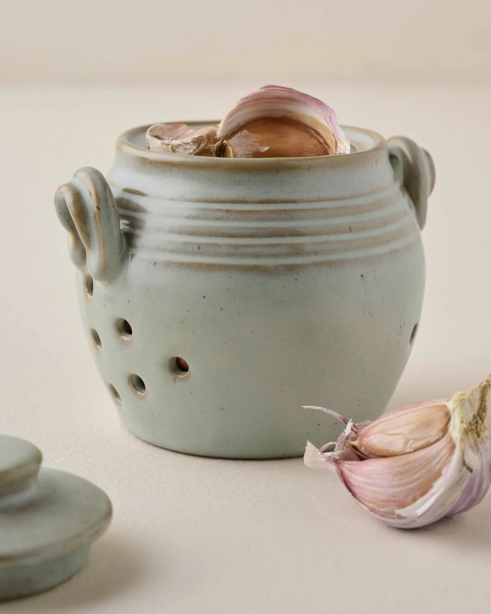 French Grey Garlic Keeper