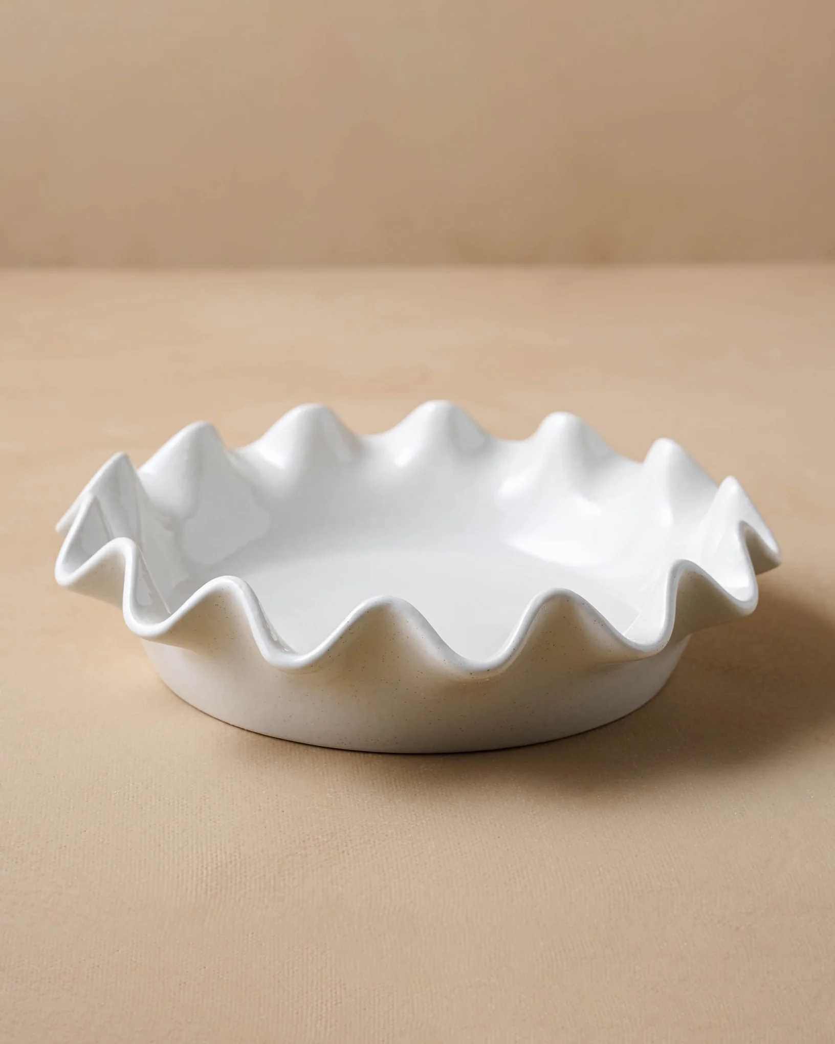 Cream Scalloped Pie Dish