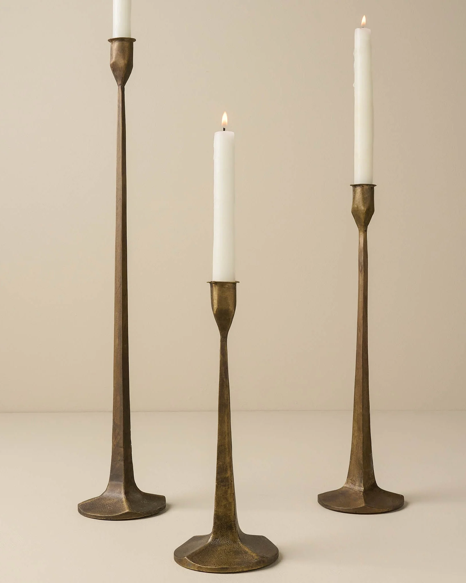 Antique Brass Gatecrest