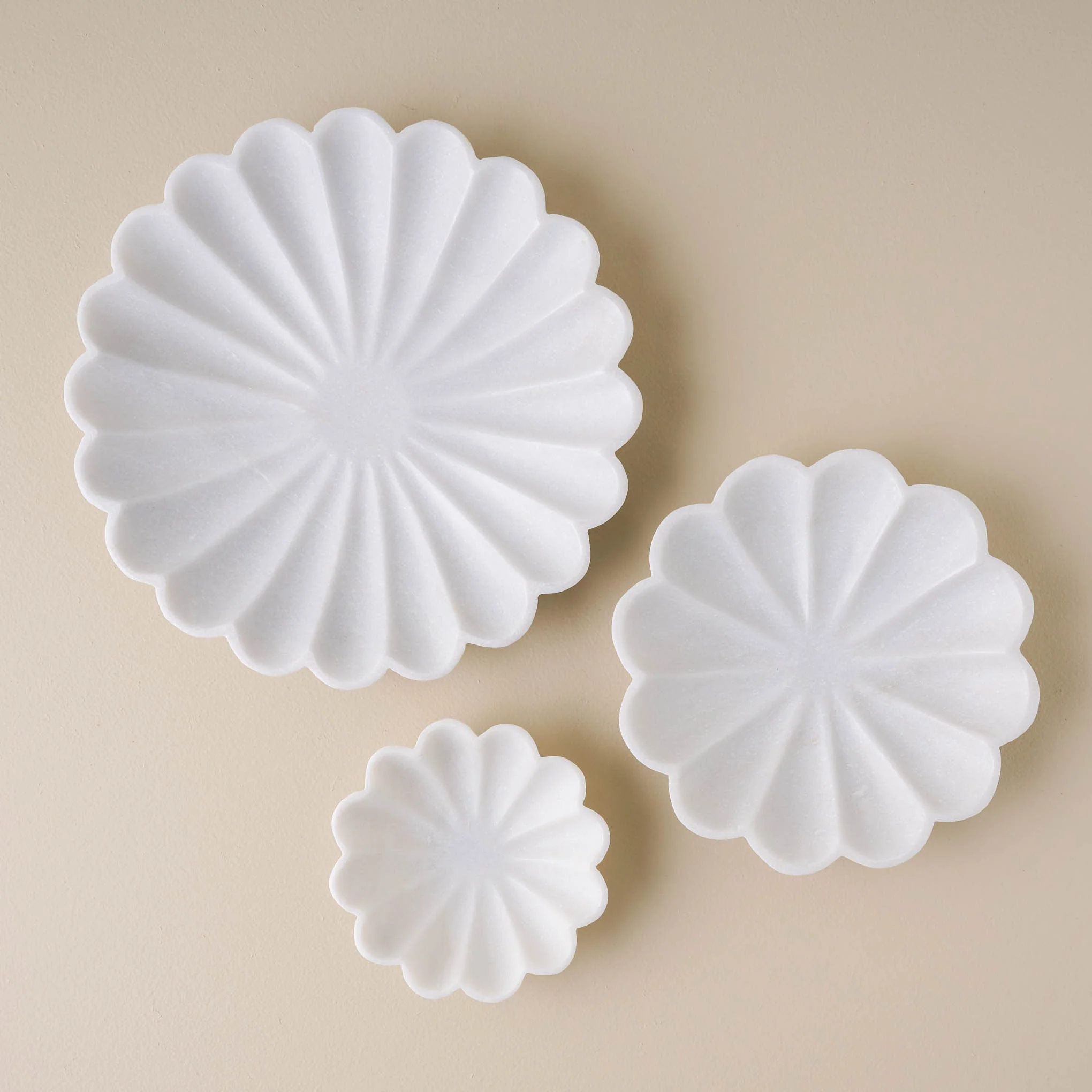 Scalloped Marble Accent Bowl