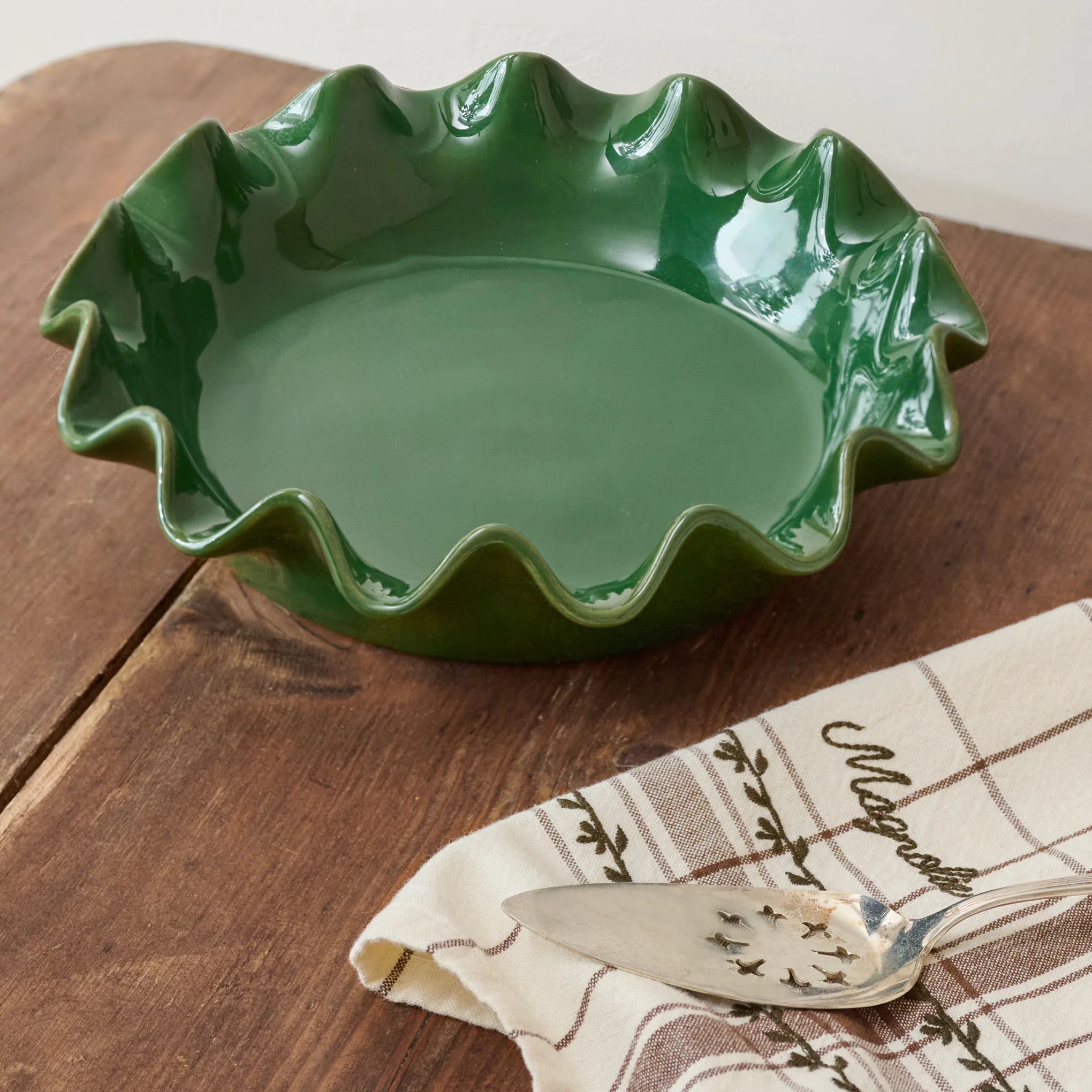 The Cottage Collection Forest Green Scalloped Pie Dish