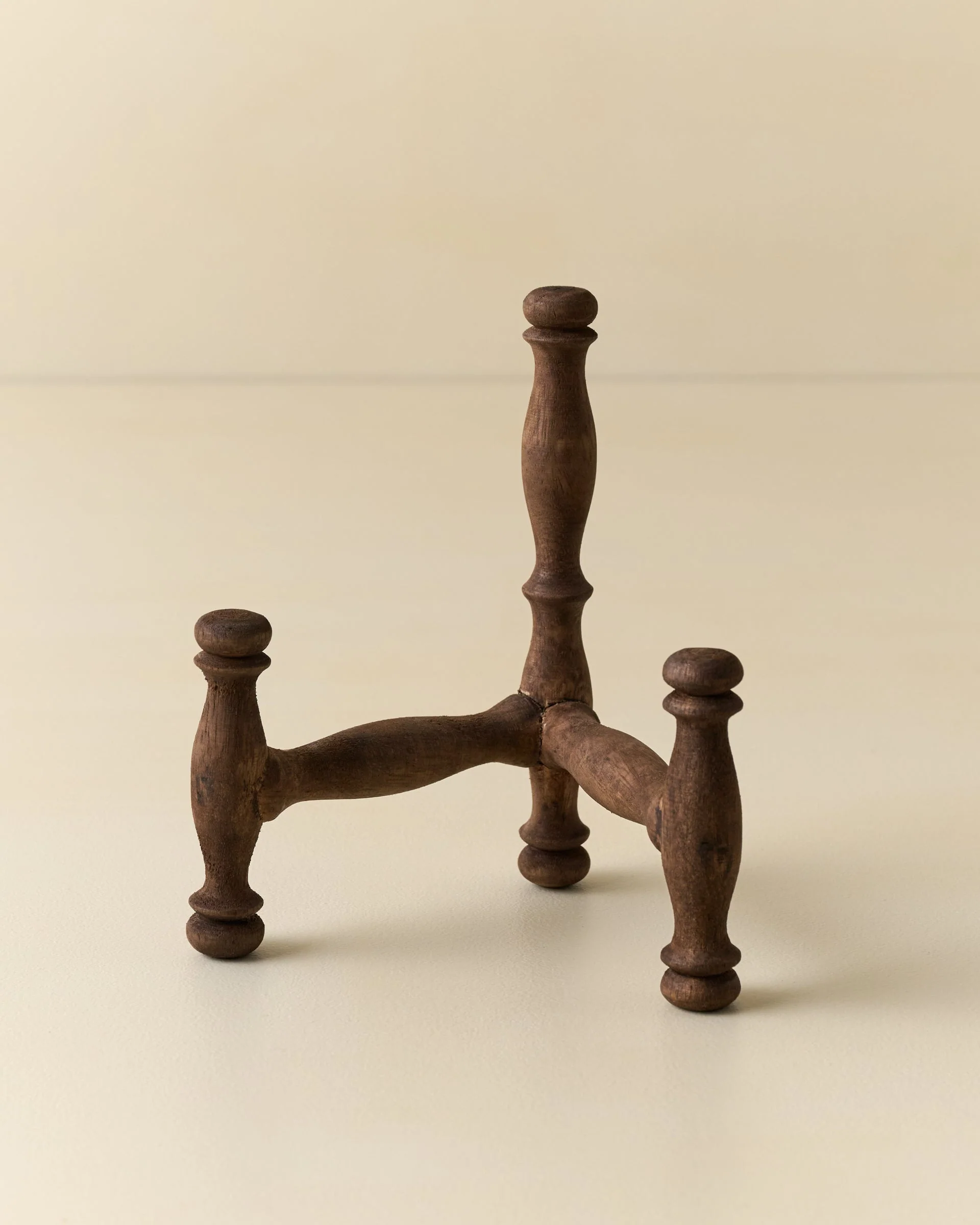 Harrison Antiqued Wood Photo Easel