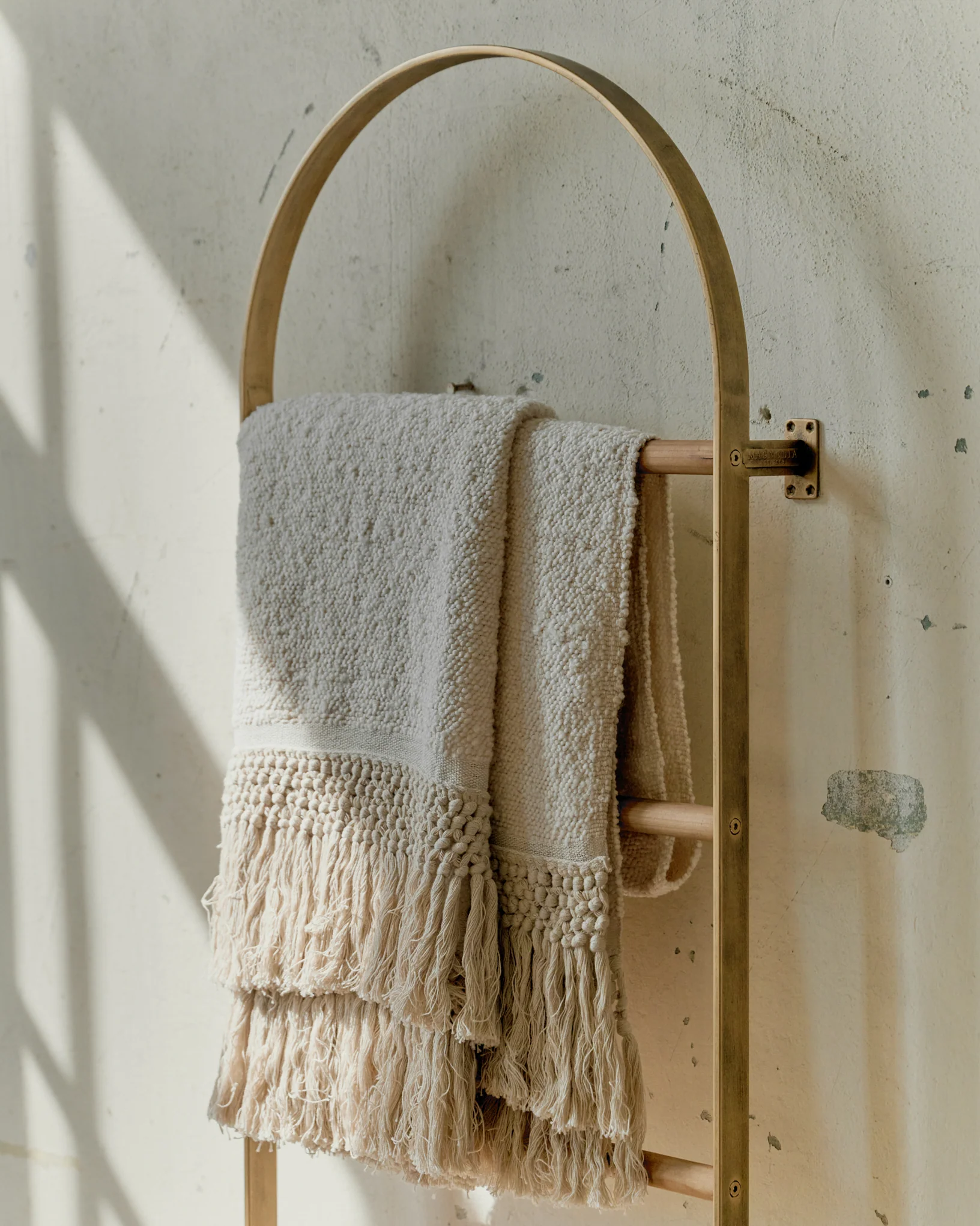Antique White Essential Tassel Throw