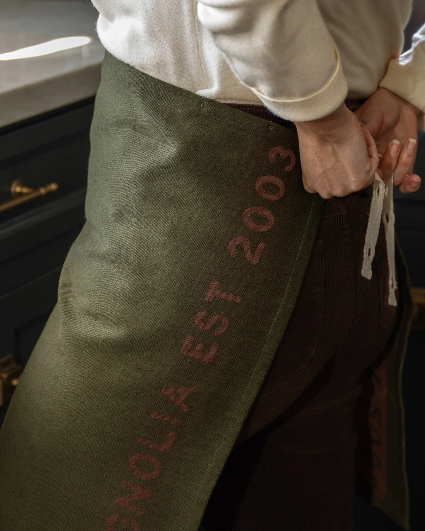 Magnolia Est. Convertible Tea Towel Apron - Capers