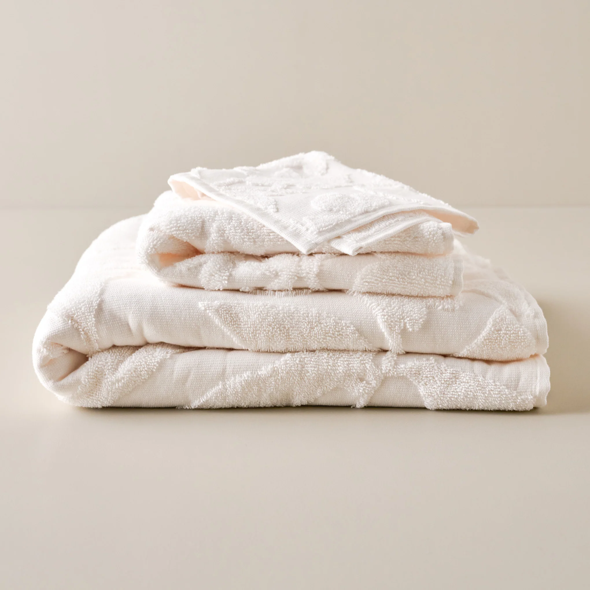 Snow White Floral Jacquard Towel