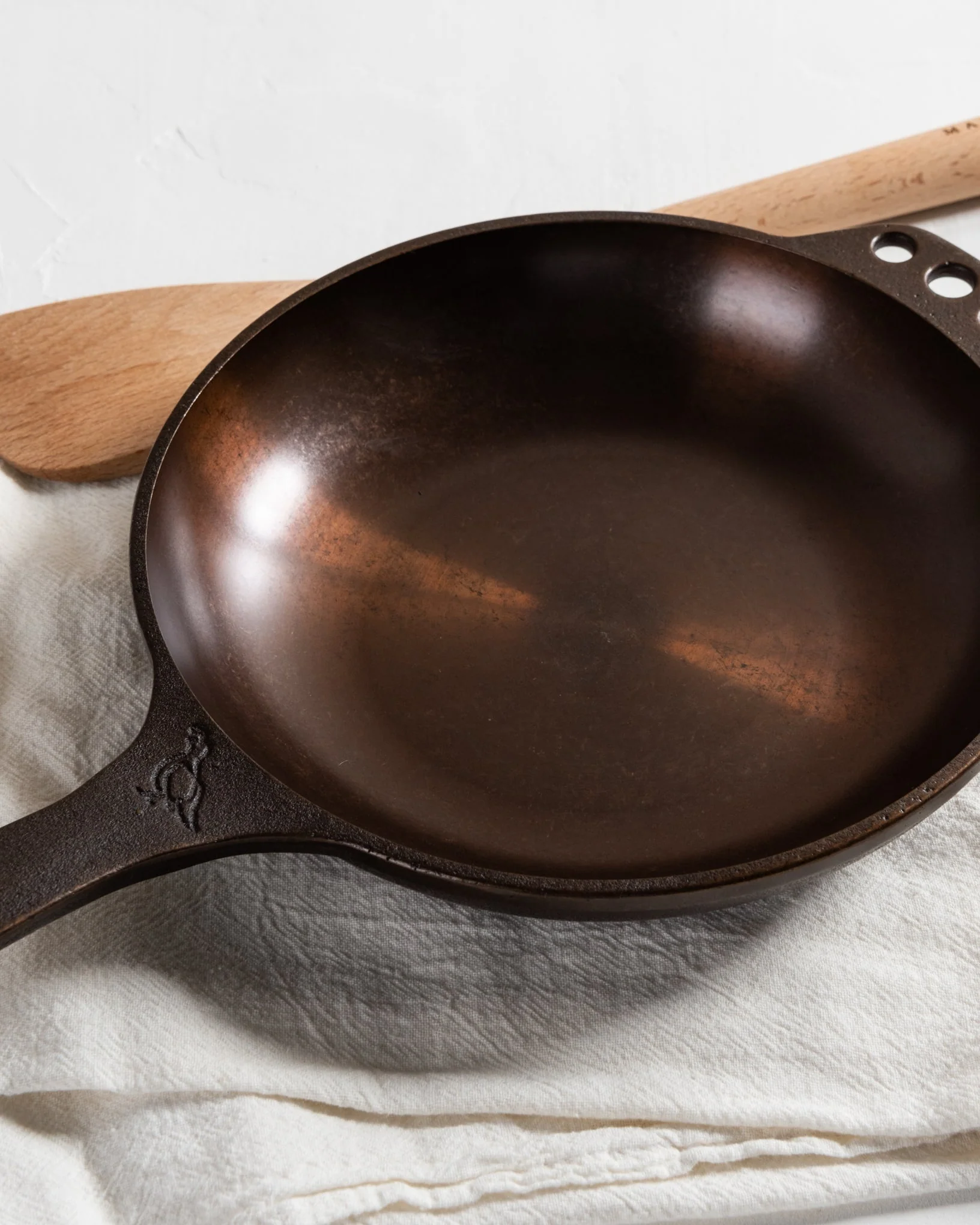 Smithey Cast Iron Chef Skillet (No. 8)